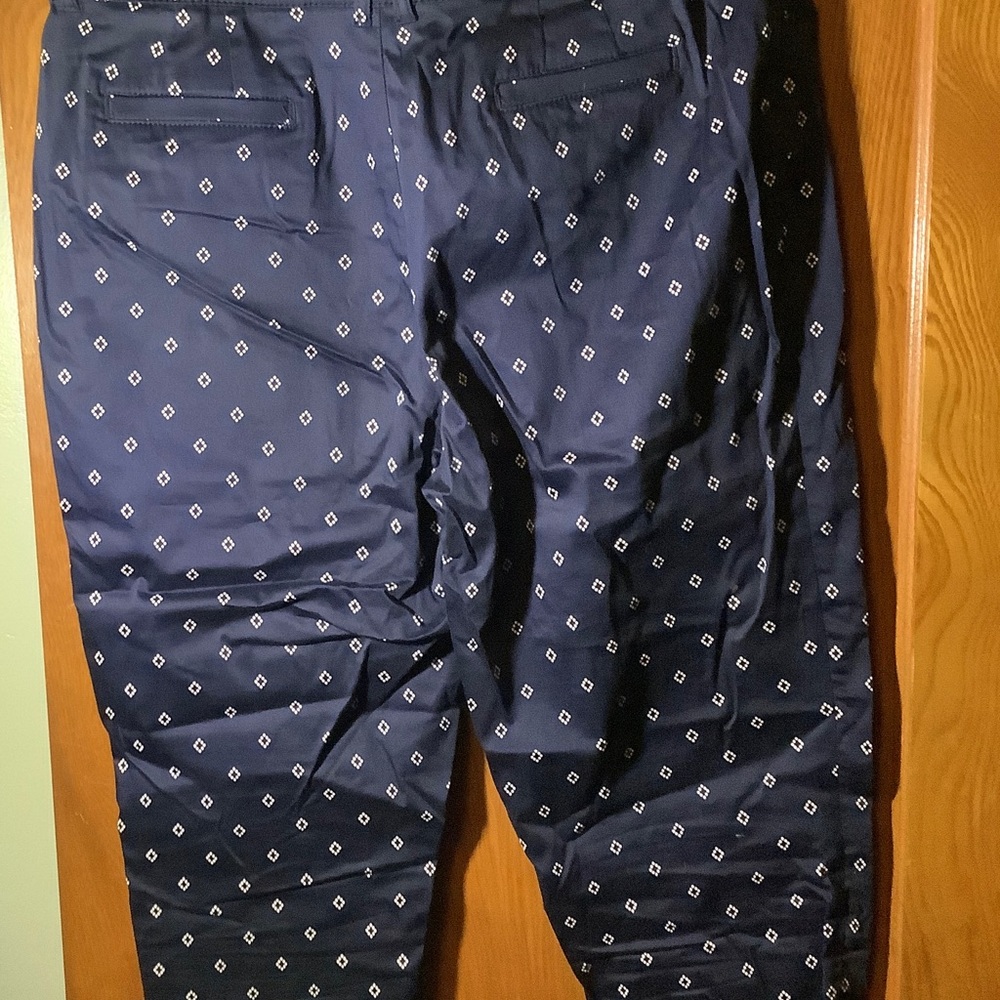 Khakis & Co Capri Pants Womens 18 Stretch Waist Chino, NWOT - Picture 4 of 9